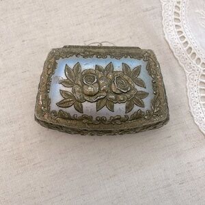 Beautiful vintage trinket box approx 3.5”